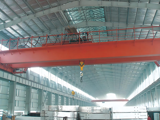 QY INSULATED BRIDGE CRANE